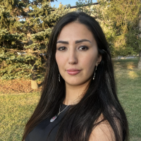 Profile photo of Fatima Roshanian